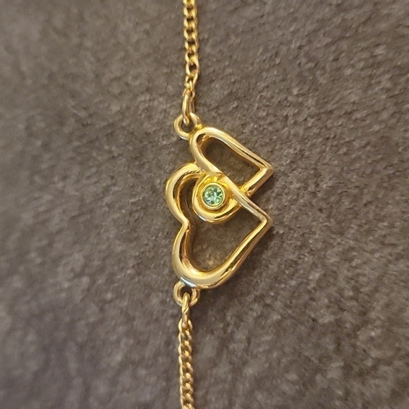 AVON August Peridot Crystal Birthstone Hearts Pendant Chain Necklace - Picture 2 of 4